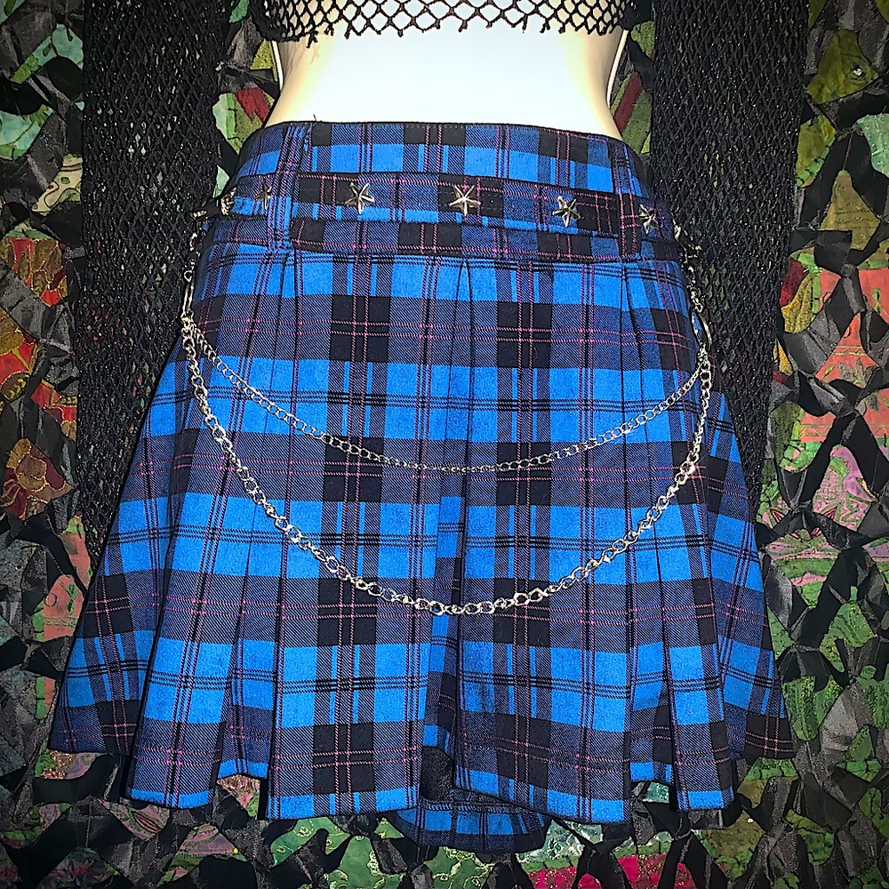 SALE RARE Y2K MT:2 Star Studded Plaid Mall Goth Skirt with Chains ⭐️
